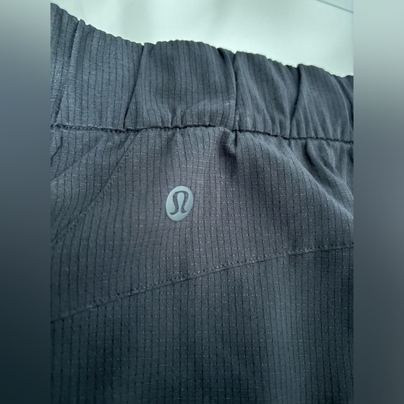 Lululemon Stroll At Sundown 3” *vent-light mesh - Picture 8 of 8